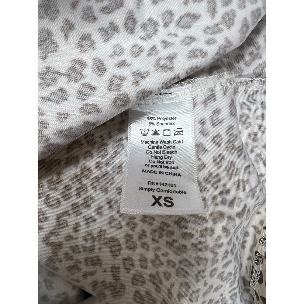 LulaRoe Women's Short Animal Print w/ Pockets - Picture 7 of 7